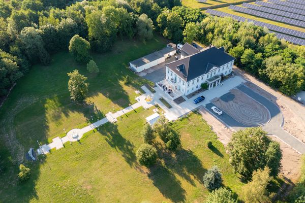 Marienthaler Schlösschen in Schweina aus der Luft
